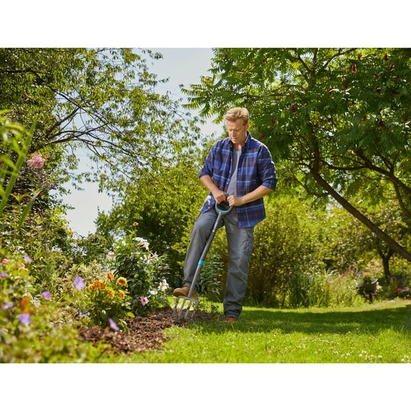GARDENA 17013-20 Bêche Noir, Fourchette (Gris/Turquoise, Acier, Plastique, Noir, 1 Pièce(s)) 6 GARDENA 17013-20 Bêche Noir, Fourchette (Gris/Turquoise, Acier, Plastique, Noir, 1 Pièce(s)) – Image 4